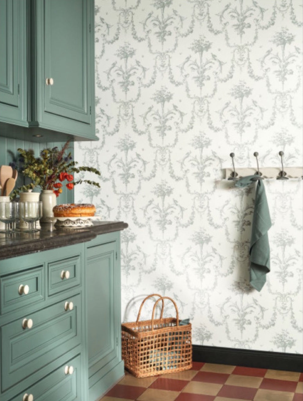 NT87927323cd Beautiful vintage floral bouquet motif on paste the wall designer wallpaper. ***PLEASE NOTE: This wallpaper is a special order product and therefore delivery will take approx. 10 working days.