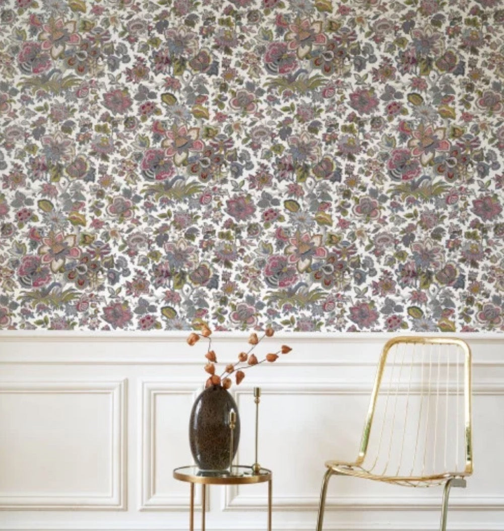 NT87944213cd Beautiful lively vintage floral motif on designer paste the wall wallpaper. ***PLEASE NOTE: This wallpaper is a special order product and therefore delivery will take approx. 10 working days.