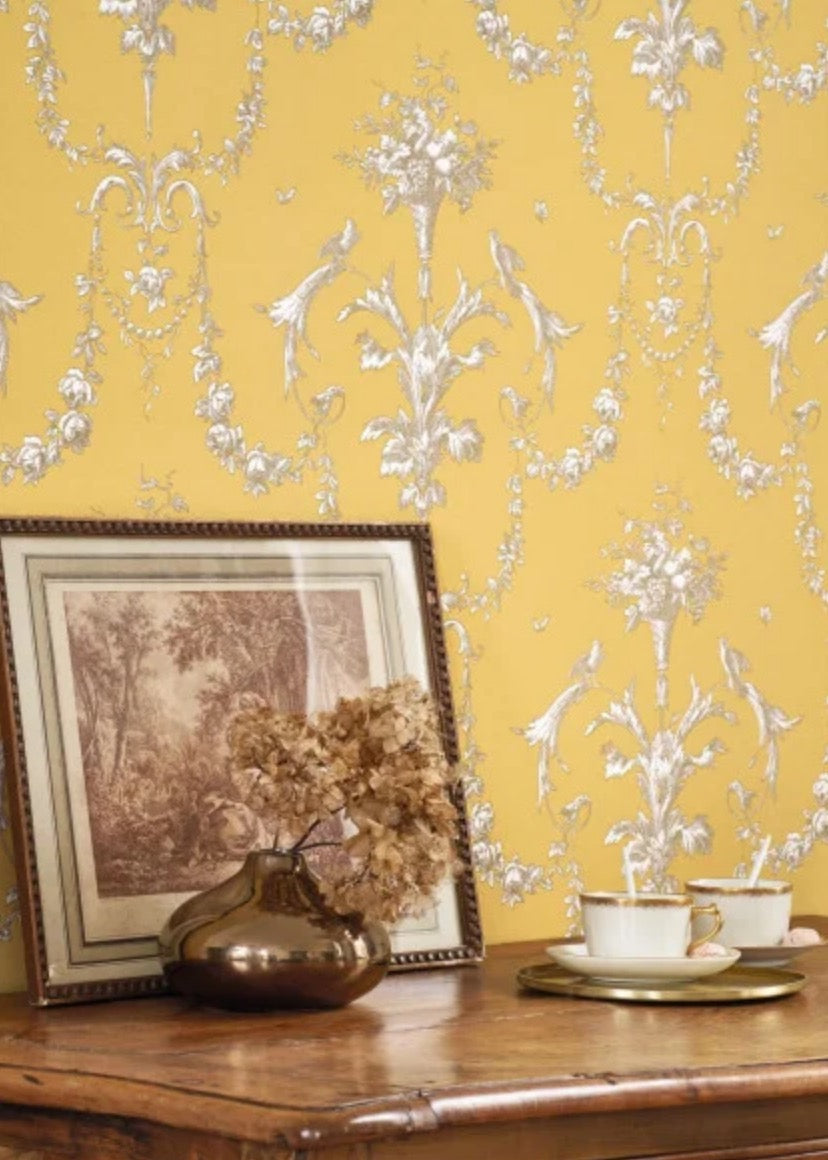 NT87922524cd Beautiful vintage floral bouquet motif on paste the wall designer wallpaper. ***PLEASE NOTE: This wallpaper is a special order product and therefore delivery will take approx. 10 working days.