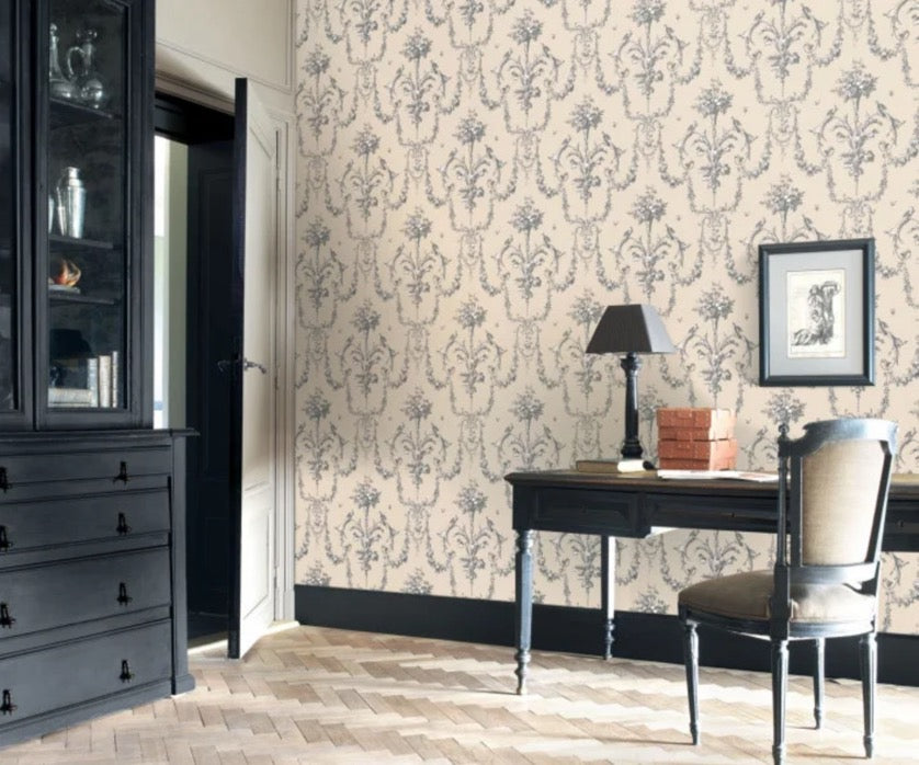 NT87929621cd Beautiful vintage floral bouquet motif on paste the wall designer wallpaper. ***PLEASE NOTE: This wallpaper is a special order product and therefore delivery will take approx. 10 working days.